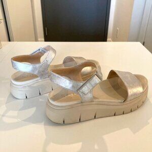 Naturalizer Gold tone Sandals